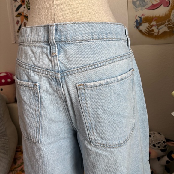 Light wash jeans - Picture 5 of 6
